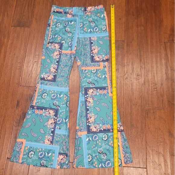 NWT! Large Floral Patchwork Flare Pants - Picture 4 of 11